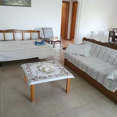 Nafsika Apartamento Vigglatouri